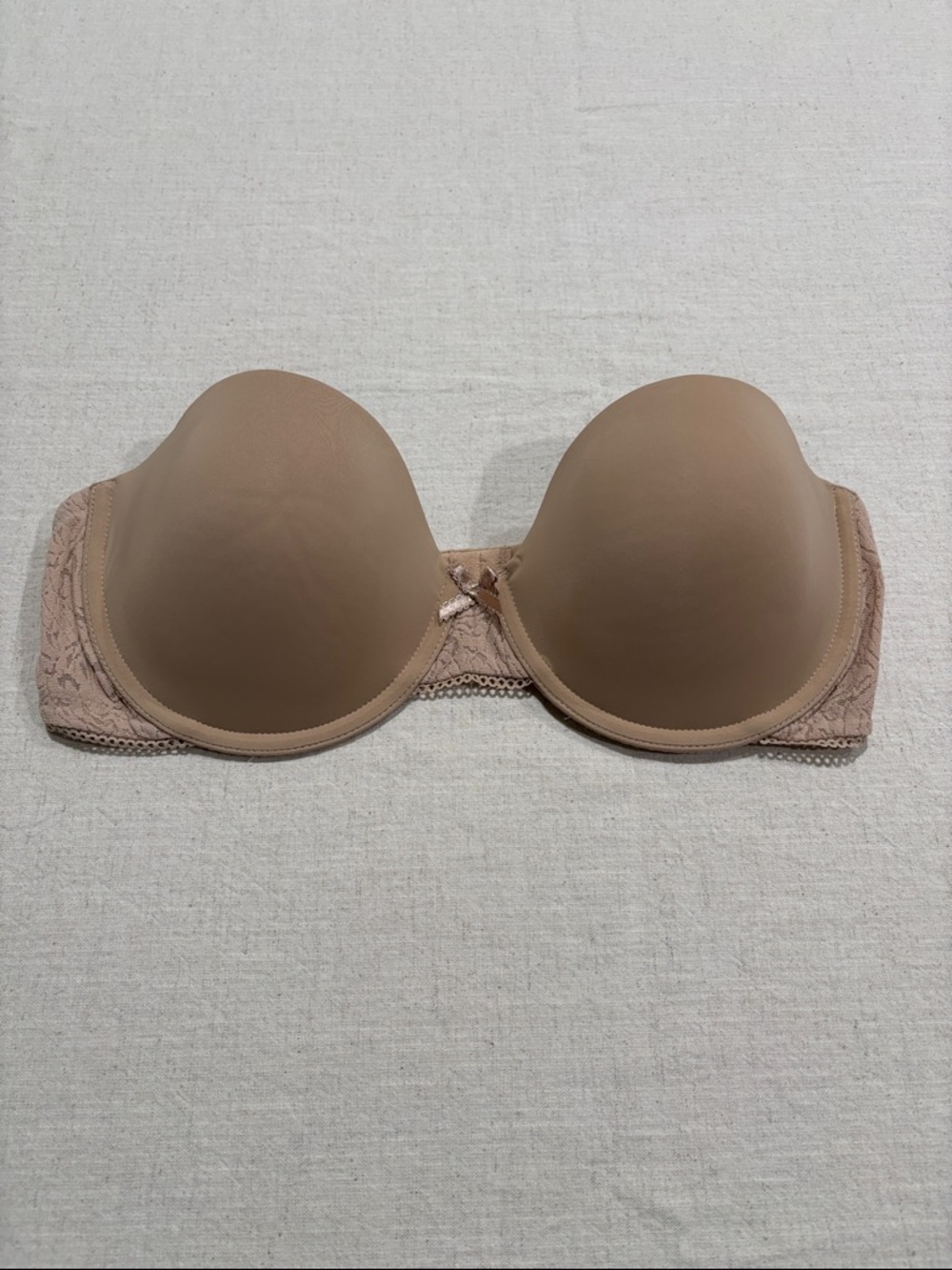 36C b.tempt’d by Wacoal Modern Method Strapless Underwire Lace back Bra in Nude